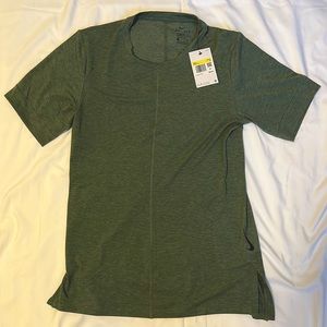 Nike yoga dri-fit training shirt Green DN4314-337 NWT small slim fit
